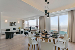 Stunning fully renovated apartment with panoramic sea-view in 't Zoute with 2 parkings